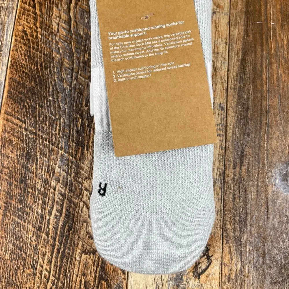 On Running Men's Small (M 7-9, W 8-10.5) White Gray Core Run Sock Mid 2-Pack